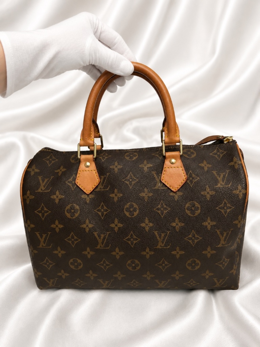 Louis Vuitton Speedy 30 Monogram Handbag - Picture 8 of 16